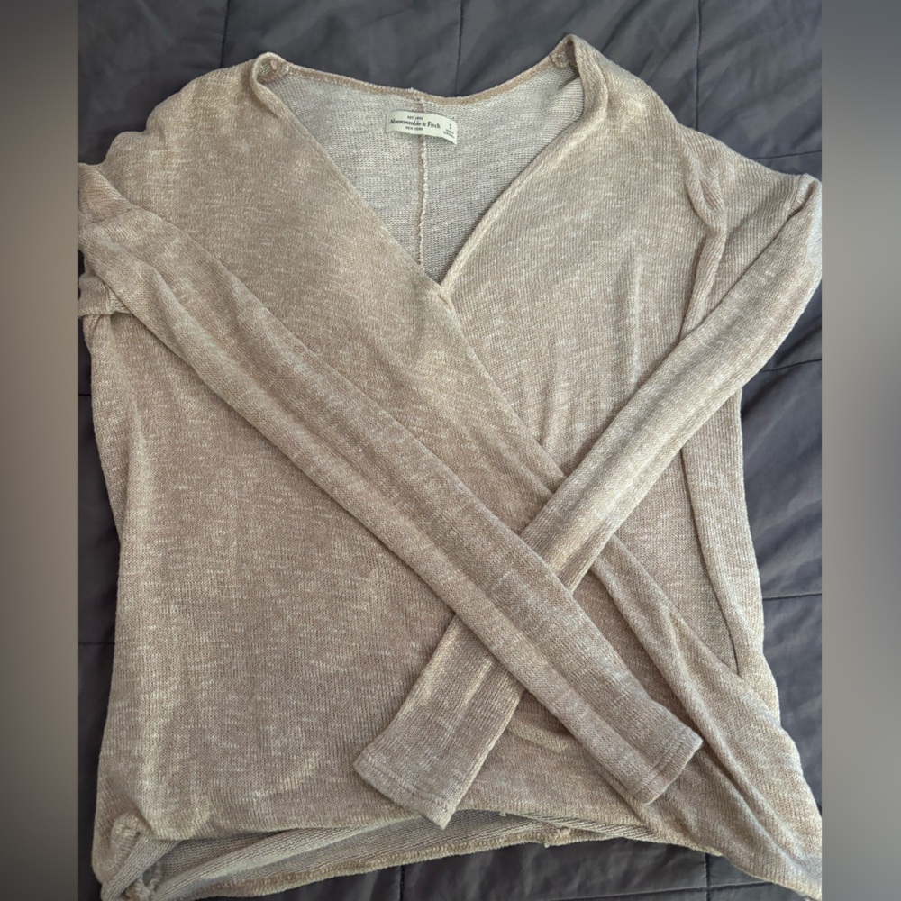 Abercrombie Crossover sweater!!!!
